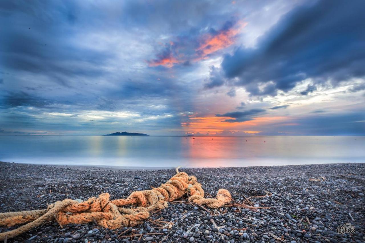 Moschatos Beach House Kamári Exteriér fotografie