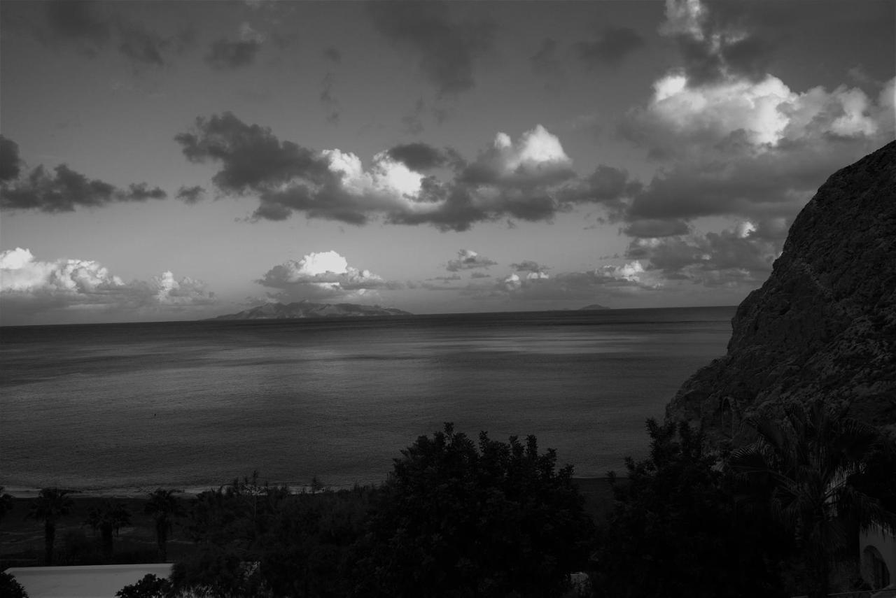 Moschatos Beach House Kamári Exteriér fotografie